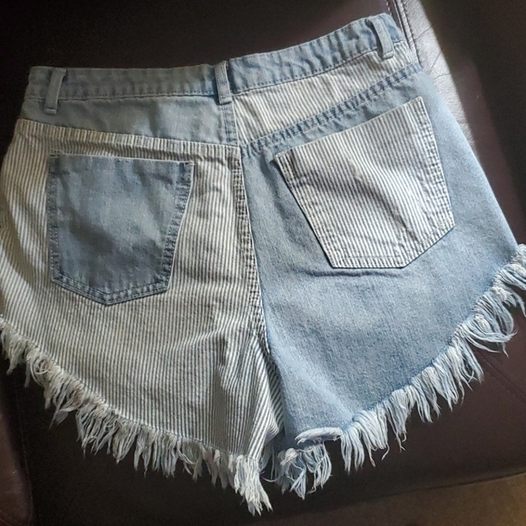 High Waisted Striped Jean Shorts - Picture 2 of 4
